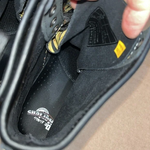 Dr Martens 1460 Butterfly Print Suede Lace-Up Boots Size 7 NWT - Picture 14 of 15